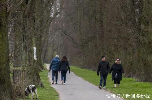 骨质疏松|女性内分泌失调，焦虑烦躁说明雌激素过低，多吃2物，做好3事