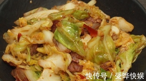 炒包菜时，包菜直接下锅炒就错了！很多人不懂，难怪不好吃