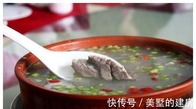 羊肉汤|炖羊肉时，切记“3放2不放”，否则汤不鲜肉难吃，越炖膻味越重