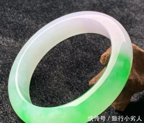 手镯|掌握这五种方法，你也会知道如何挑选翡翠手镯