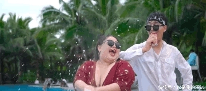 婚纱照|200斤胖新娘拍婚纱照, 与新郎一起躺倒摔水池, 成片瘦的惊艳