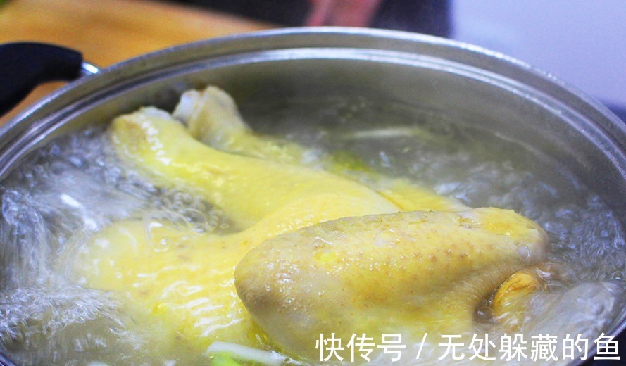 广东人|白斩鸡上桌还有血水,直接吃安全吗为了家人的健康,不妨看一看!