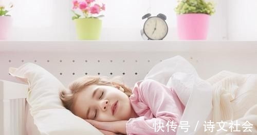 记忆力|哈佛大学研究发现:孩子在2个“黄金期”睡觉,更有助于大脑发育