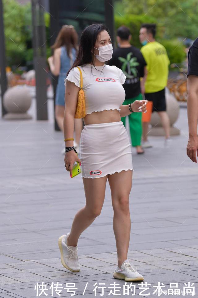 身材|微胖的美女，一身裙装套，美的自信又有魅力