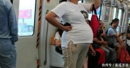 小张|车买不起,敢生孩子,孕妇坐公交被大妈羞辱,男孩反怼真解气!