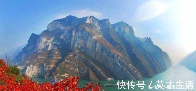 白帝城!李白很经典的一首诗,短短四句,后人评价惊风雨而泣鬼神