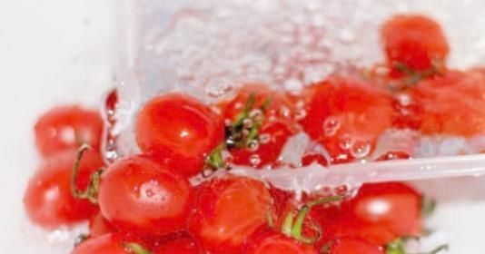 西红柿能延缓衰老,不能和以下东西一起吃,越