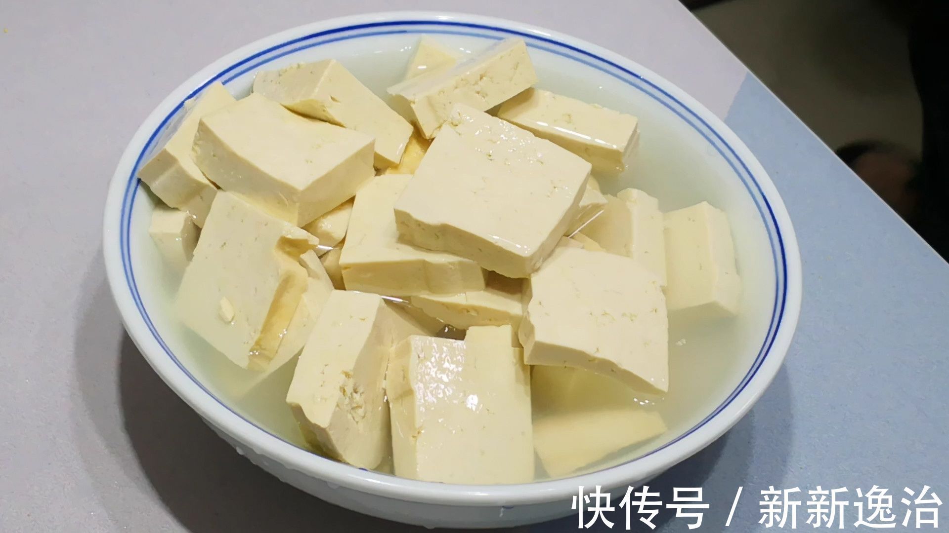 老豆腐|天冷多吃此蔬菜,比白菜鲜美,比萝卜营养,几块钱炖一锅,吃得值