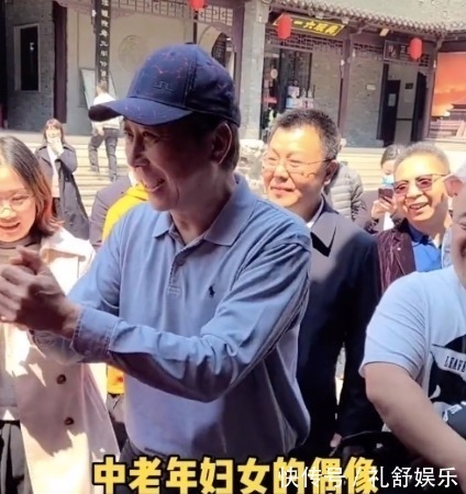 |冯巩与孙子一起拍段子,爷俩太像被调侃基因太过强大