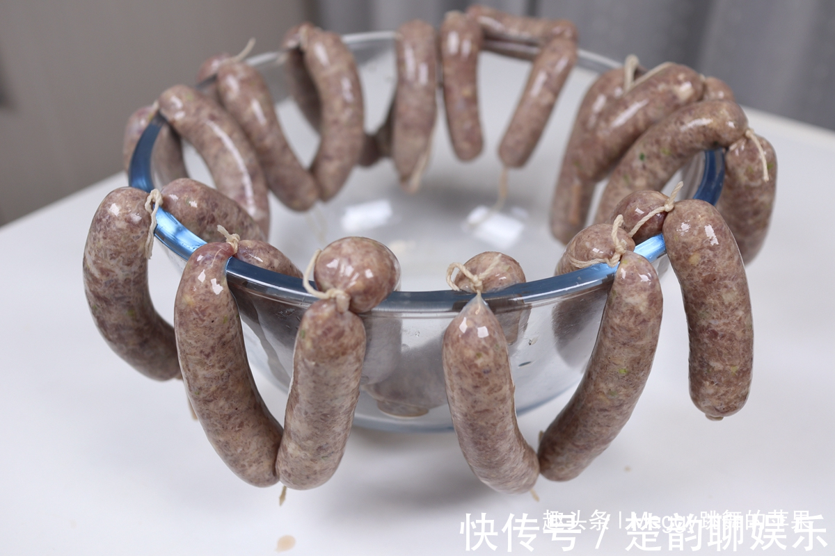 自制牛肉脆皮肠,零添加剂无色素,煮一锅吃一周,营养早餐不犯愁