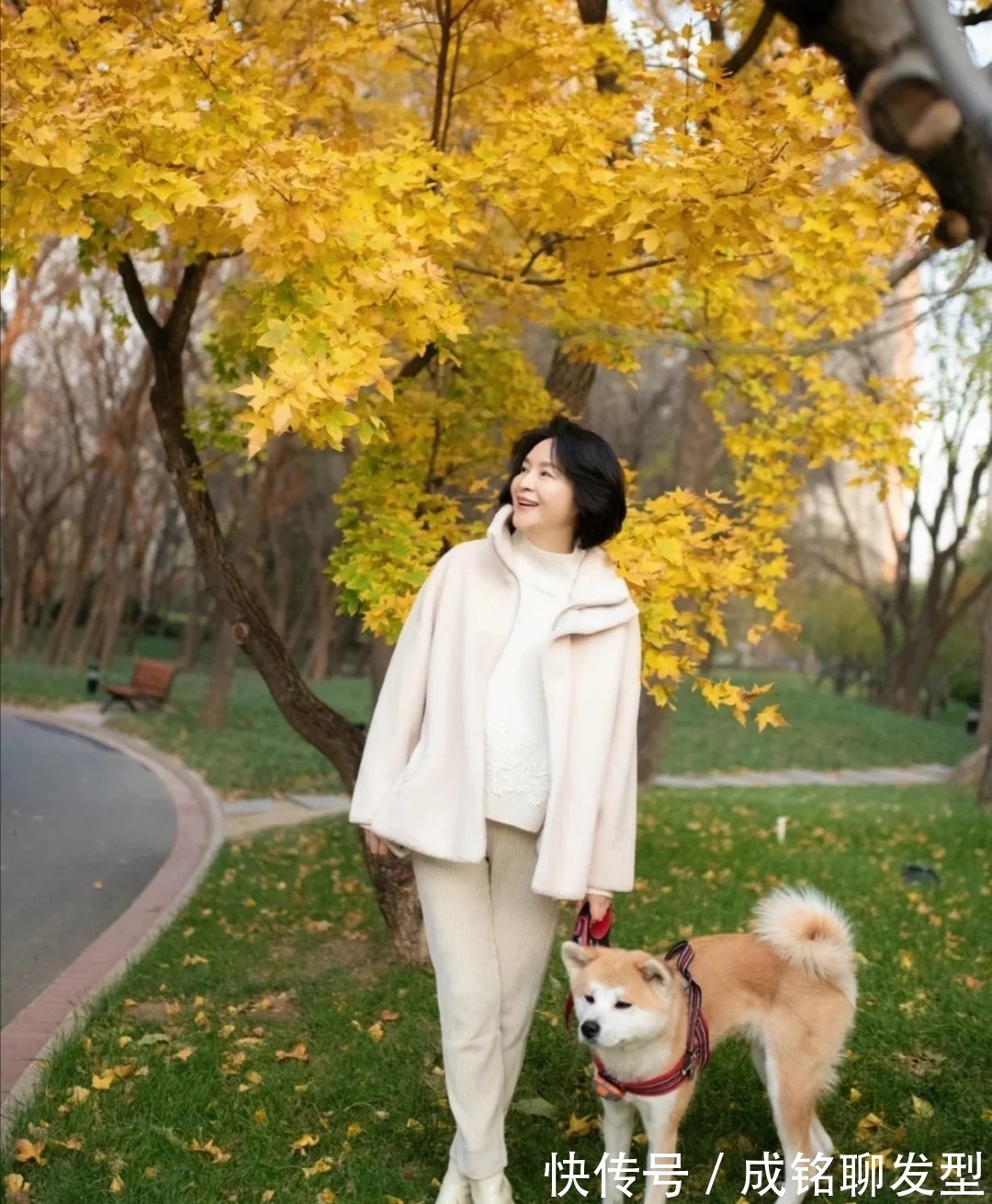 单品|这位五十多岁的妈妈好会穿!用三款单品穿出优雅气质,高级又减龄