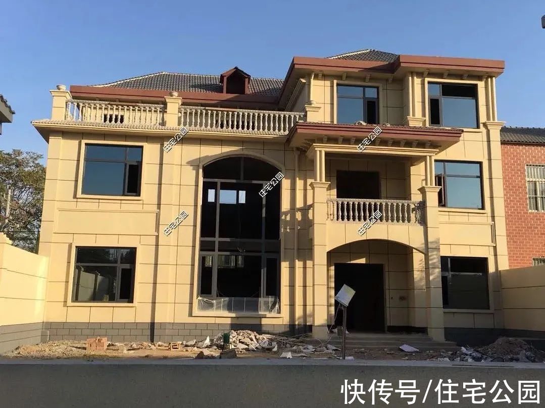 楼面|河南农村85万建三层别墅，比效果图还漂亮