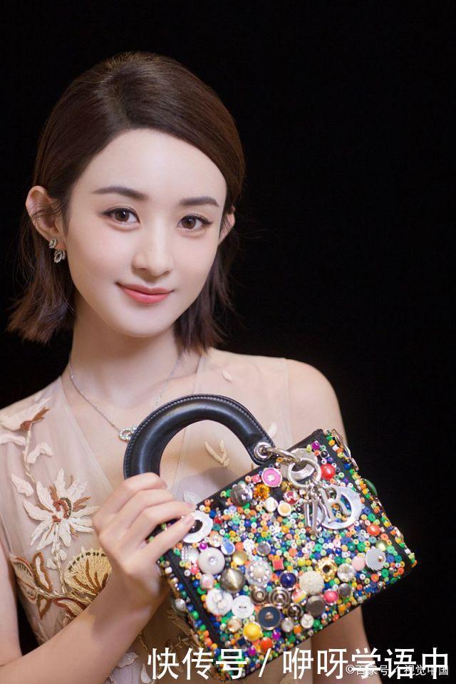 黑长直|黑长直已经过时了,今年流行这4种巨乖“卷发”,8成女生都适合