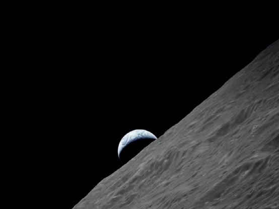 一起来欣赏由NASA拍摄的多张关于地球的美照