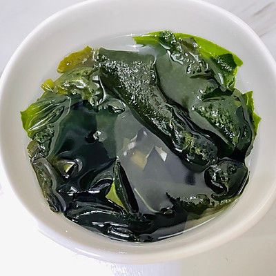 低脂裙带菜白蘑菇汤