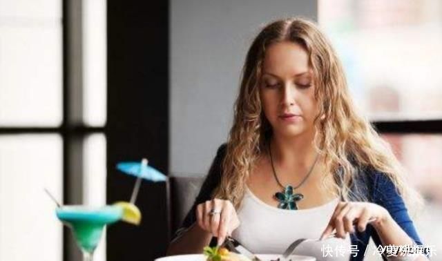 血栓|脚部有这4个症状,可能是血管堵了,学会一招,或能轻松远离血栓