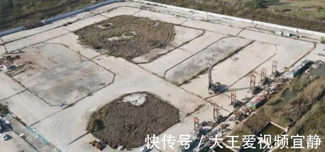 鱼嘴|机器进场!动工时间未知!南京鱼嘴第一高楼终于有“动静”了!