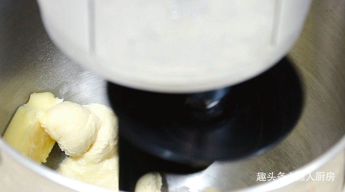 20元四片吐司，比吃一个猪肉包子还贵，不如自己做，还能拉丝