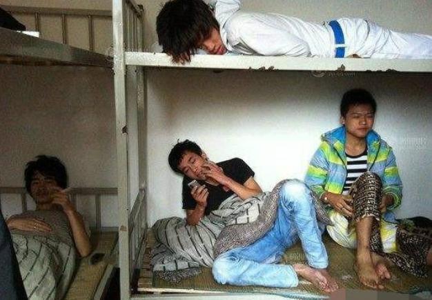 父母|那个“卖肾”买苹果手机的高中生,现状如何?网友:赔上了一辈子