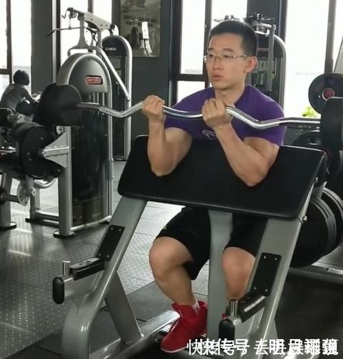 李阿诺|想要练大肱二头肌、练出麒麟臂不妨试试这个动作,孤立效果很好