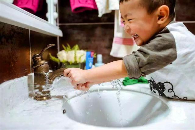 睡眠时间|孩子睡觉时若有这三个反应,暗示大脑发育快,长大后双商都高