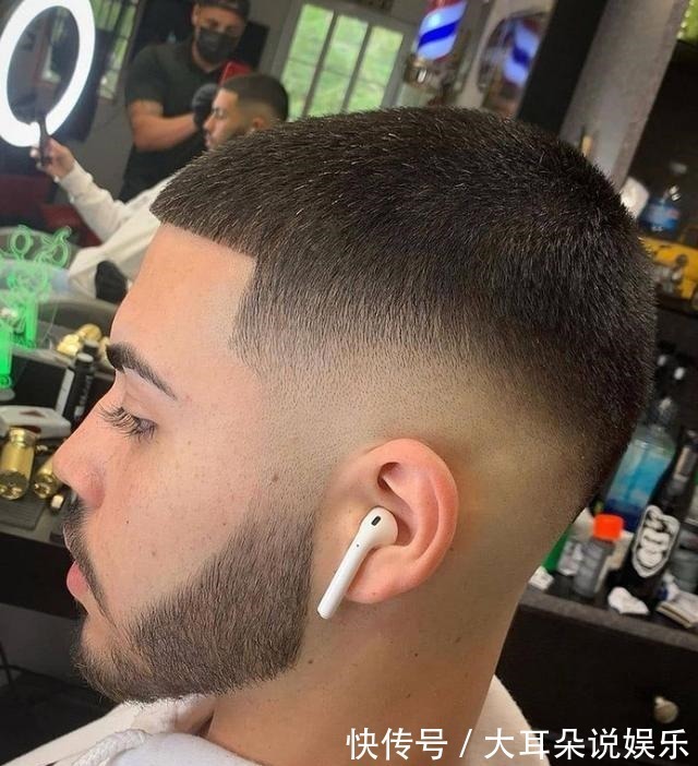 造型 适合50岁大叔的三款发型,清爽干净显魅力,有品位的男士都在剪!