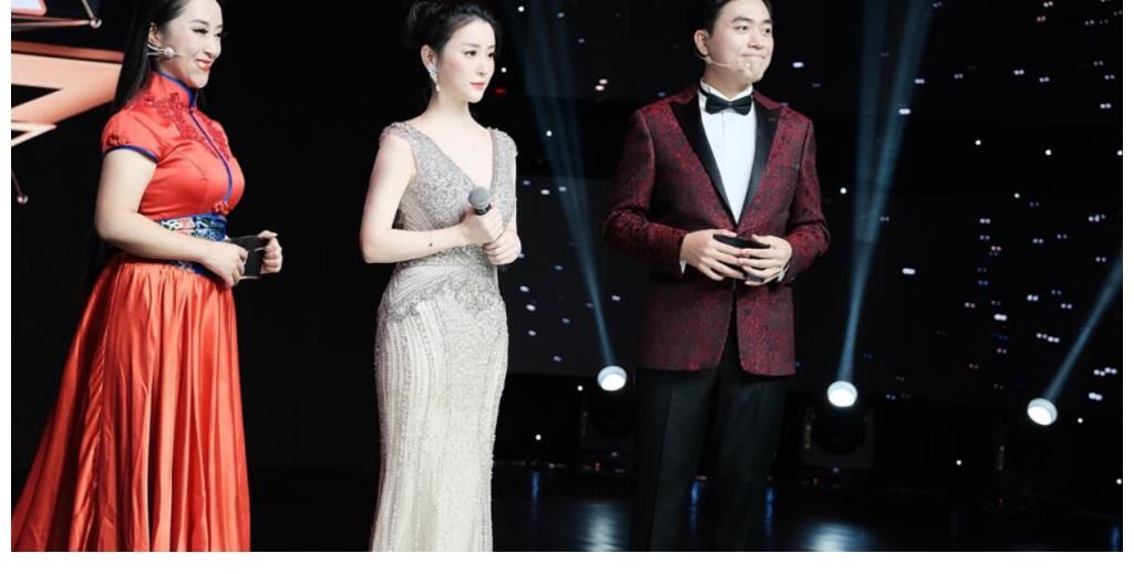 周文淇唱响星梦盛典 挑战高难度《传奇》惊喜夺冠