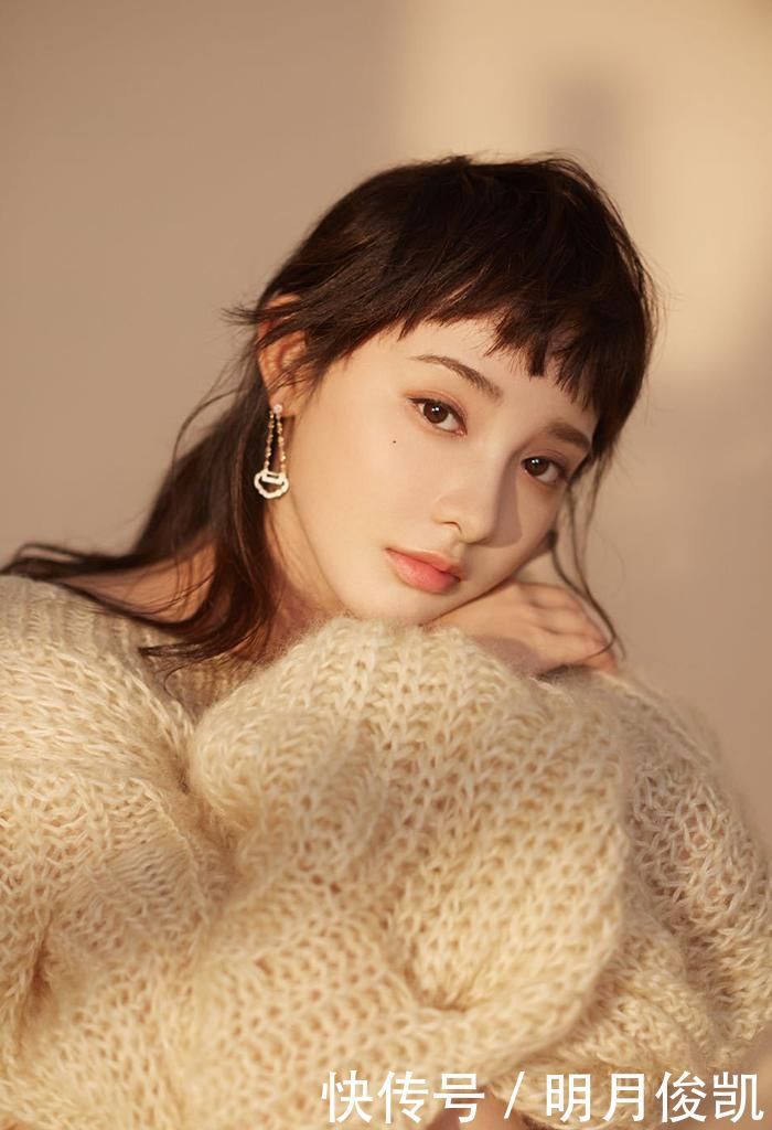 放弃|女人过了30就放弃中分吧!试试这4种“刘海”发型,更减龄显脸小