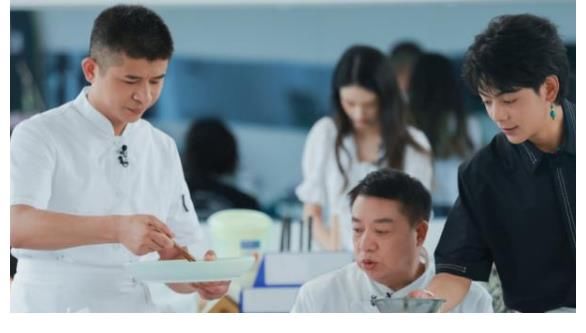 黃曉明|明星做菜有多貴？黃曉明龔俊一道菜將近二百，網友直呼：不值得