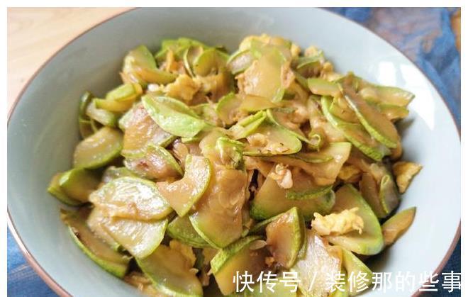 搅拌均匀|西葫芦的好吃做法,不用调馅,简单易做,上桌全家抢着吃
