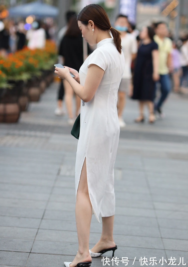 旗袍 成熟典雅的改良版旗袍,气质温婉又美丽大方,让你很有时尚气质
