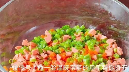 胡萝卜|家里有面粉试试这样做，比馅饼简单，比包子好吃，我家一周做3次