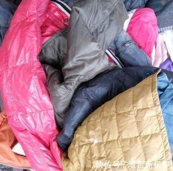 家里旧羽绒服不要扔了,回家这样利用,冬天超暖和