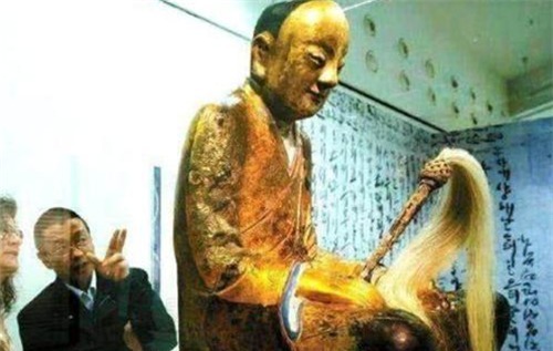 抗战时期,日本究竟盗走了我国多少文物?网友:可以买下几个日本