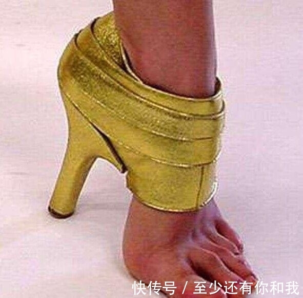 奇葩|穿这样的高跟鞋走在街上确定不会被认成奇葩,外国女星竟然天天穿