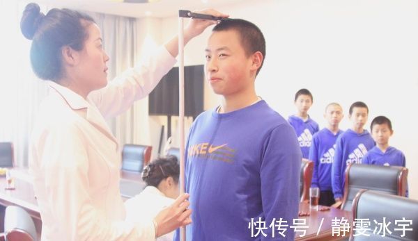 睡眠质量|身高1.53米的妈妈,孩子15岁身高就有180了,长高经验可学学