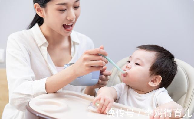 辅食|宝宝开始吃辅食后,喂奶量如何变化才合适?家长要根据月龄来判断