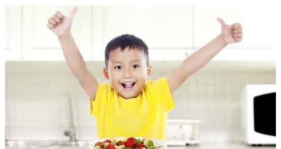 阿贝|13岁女孩168厘米,医生:3物或是身高“加速剂”,别不舍得