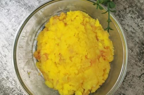  奶黄|奶黄包好吃，调奶黄馅是关键，教你详细配方比例，不干不湿刚刚好