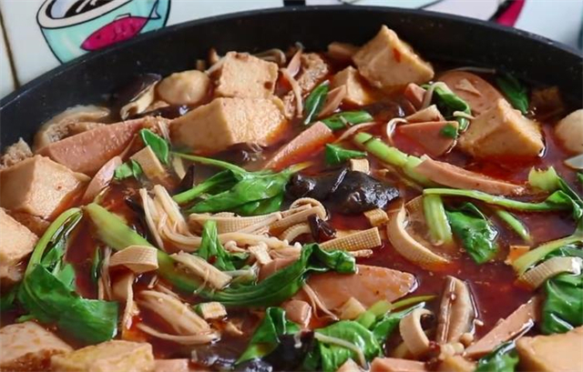 想吃麻辣冒菜不用买，手把手教你在家做，一做一大锅不够吃