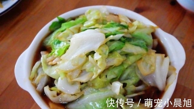 妈妈在厨房忙活2小时,做出4道家常菜,成本不足100元,清淡营养