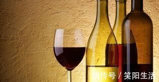 痛风|尿酸高的人不想痛风发作，4种食物尽早拉黑，别挑战身体极限！