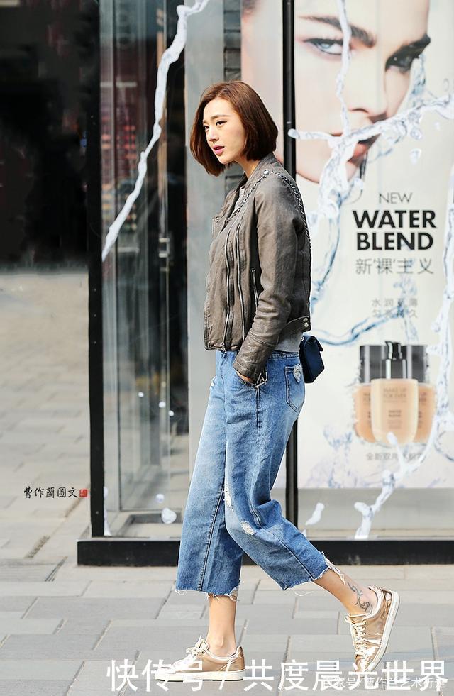 穿九分裤,露出脚腕脚踝,美女用最简单的办法也能很时尚