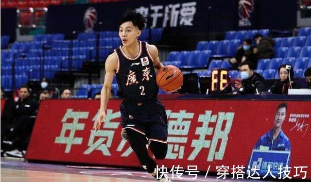 赵嘉仁|广东残阵,徐杰空砍30+8,7三分,广东大败广厦