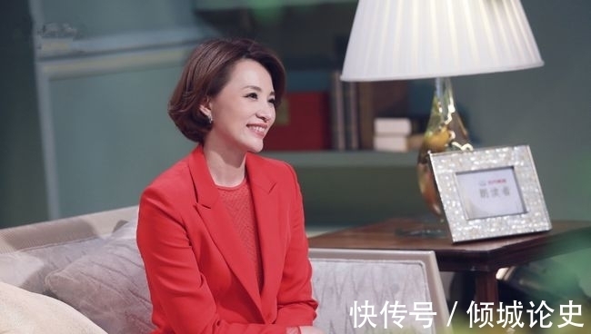 董卿怎么连续四年都缺席了春晚,背后原因是什么?