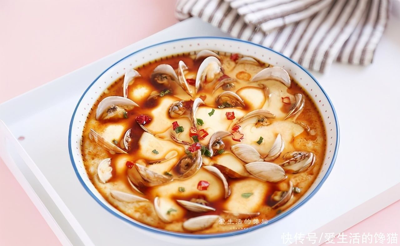 下班回家晚餐认真做,4菜1汤,有荤有素营养足,我家从不点外卖