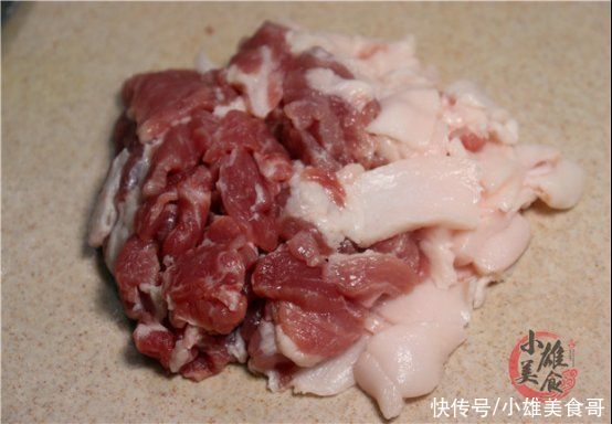 外酥|炸丸子，切记不要放面粉和淀粉，教你一招，外酥里嫩不吸油