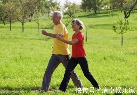 健康|寿命长不长,走路就能看出来,2种走路方式,更容易长寿