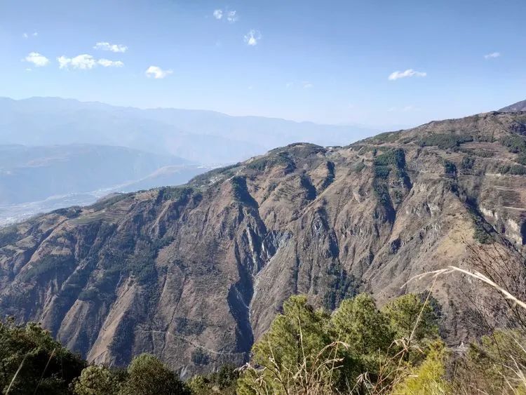 指南村|登顶东川小牯牛山——慈悲殿