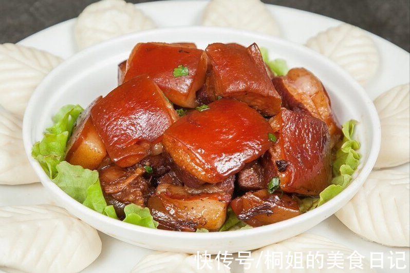 炖红烧肉,不用油不用水,牢记3个窍门,出锅又香又糯,入口即化